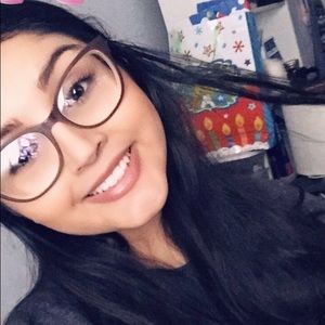 Meet your Posher, Steph